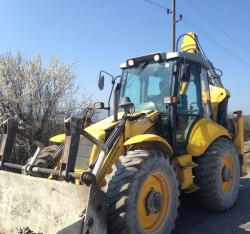 Багер-Утоварач (Комбиниран) New Holland B115