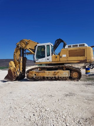 Багер на Гасеници со челна корпа Liebherr R945 HD-S