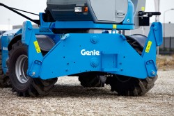 Rotating rough terrain telehandler Genie GTH-4018R