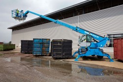 Rotating rough terrain telehandler Genie GTH-4018R