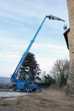 Rotating rough terrain telehandler Genie GTH-4018R
